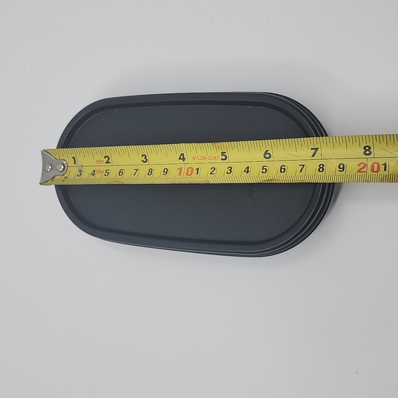 Tupperware 1/2 oval New - Picture 5 of 7